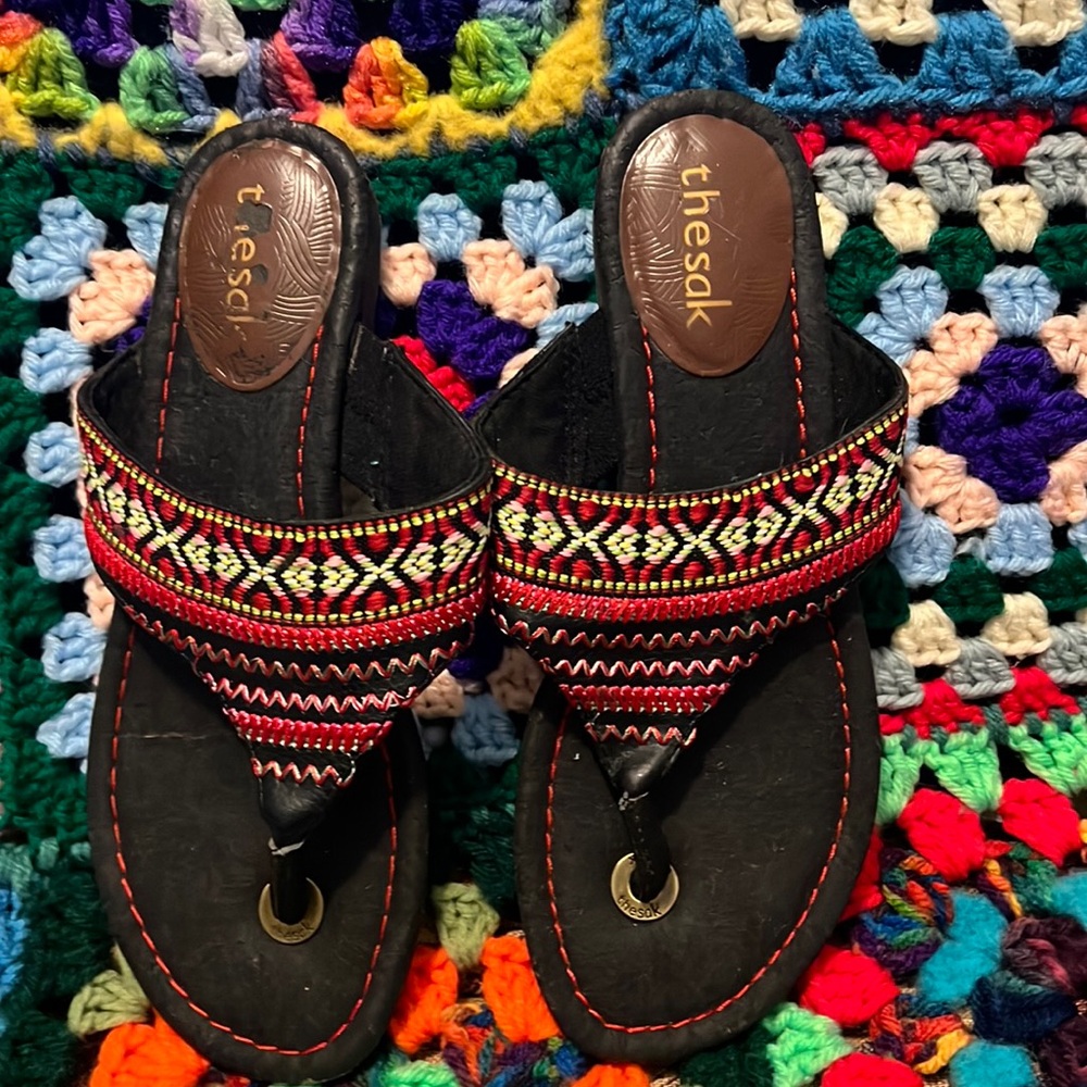 The sale brand cute fun sandals size 6